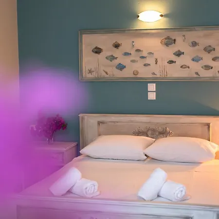 Mema's -2 Bedrooms- With Stunning Sea View Holiday home *